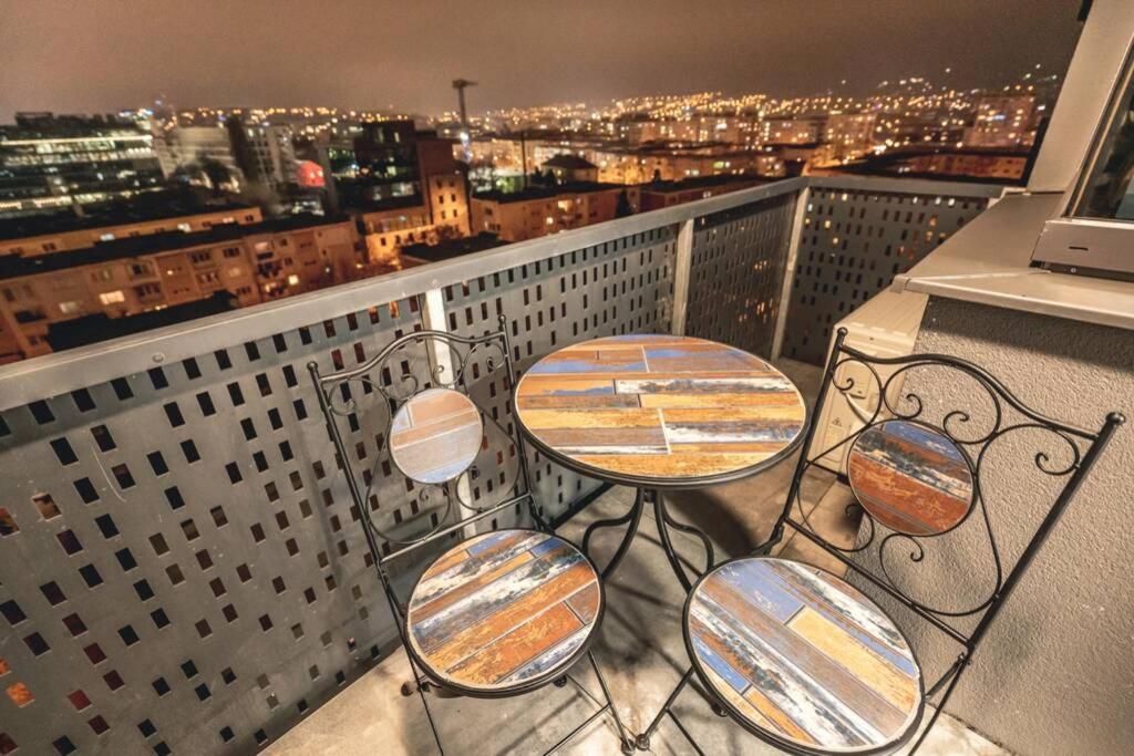 Briana Luxury Panoramic View Lägenhet Cluj-Napoca Exteriör bild